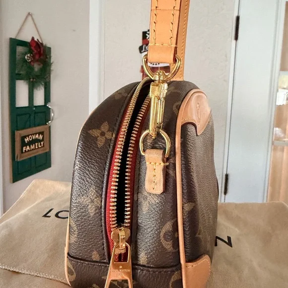 SOLD! LOUIS VUITTON Monogram Deauville Mini shoulder bag tag charm - Picture 8 of 16